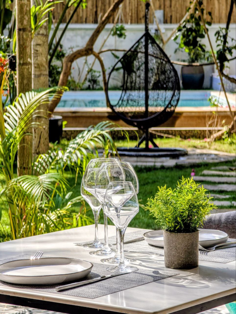 casa-meat-patisserie-restaurant-siem-reap-bcc-business-center-cambodia-cendy-lacroixjardin-piscine-bcc-expatriation-francais-business-center-cambodia.jpeg